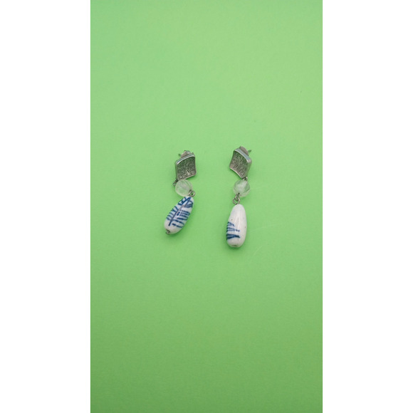 Vintage Avon Earrings White Blue Teardrop Dangle Delft Blue Porcelain - Picture 1 of 5